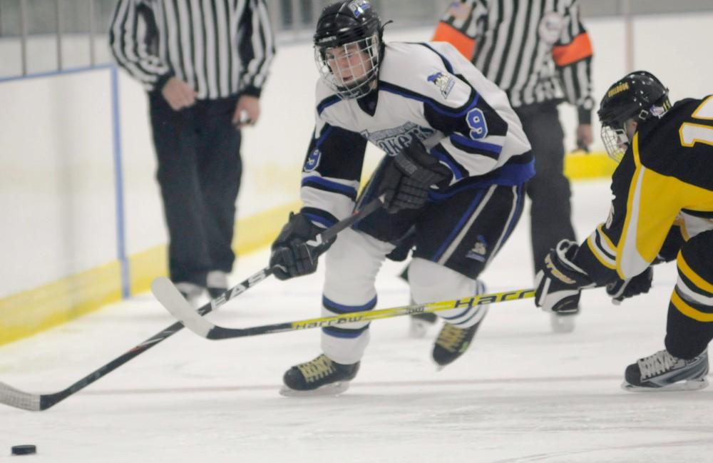 GVL Archive / Nicole Lamson
Sophomore Bobby Anderson controls the puck during the game