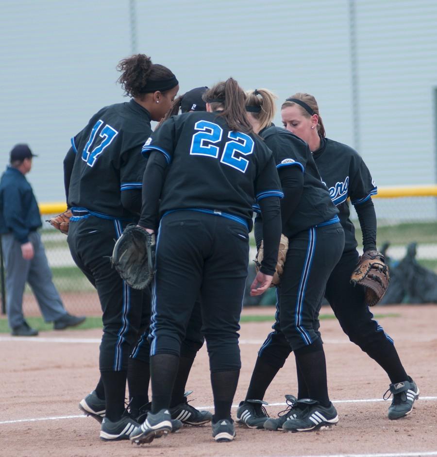 GVL Archive / Nicole Lamson
Laker Softball players huddle up to regroup during a game