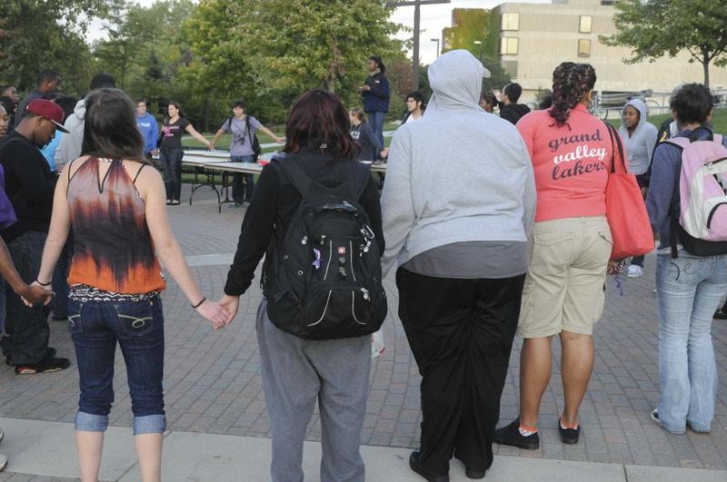 GVL / Eric Coulter
Students gather for a candlelight vigil to support Troy Davis