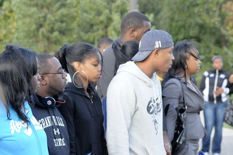 GVL / Eric Coulter
Students gather for a candlelight vigil to support Troy Davis