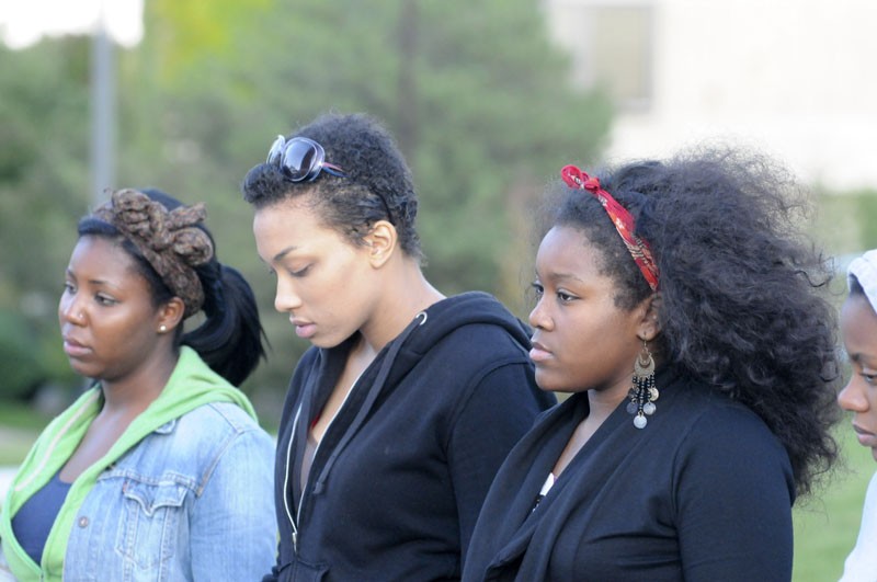 GVL / Eric Coulter
Students gather for a candlelight vigil to support Troy Davis