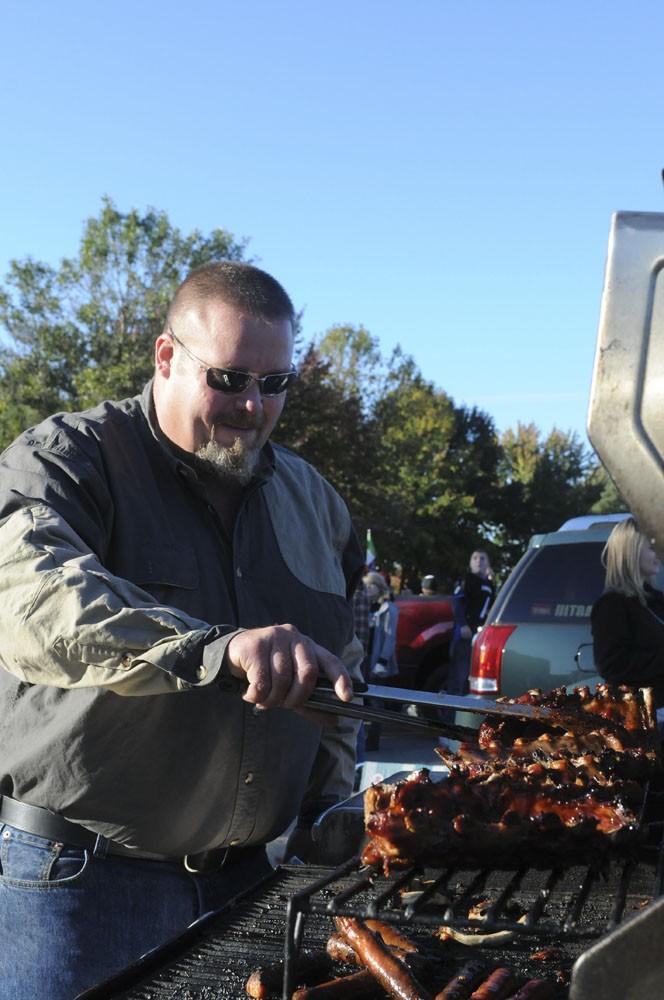 GVL / Eric Coulter
Laker Tailgating