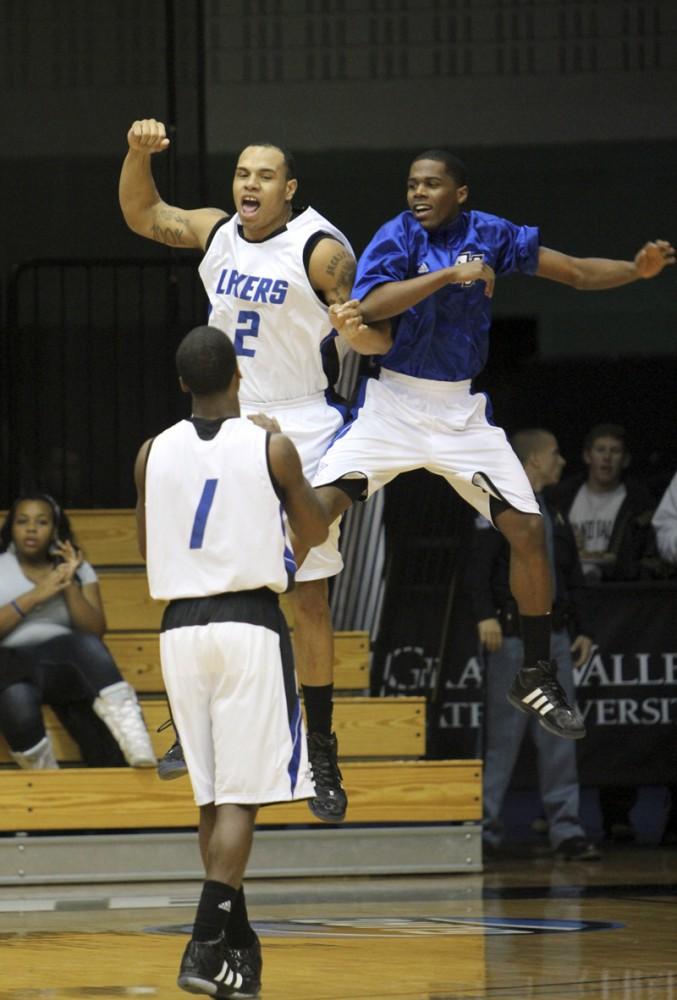 GVL / Robert Mathews / GVSU Mens Basketball Team