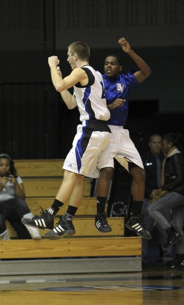 GVL / Robert Mathews / GVSU Mens Basketball Team