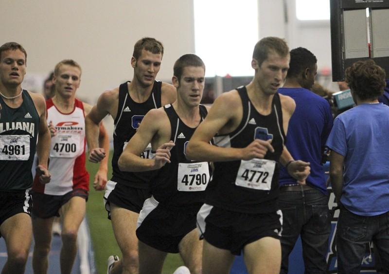 GVL / Robert Mathews 
GVSU Men's 5000M Run