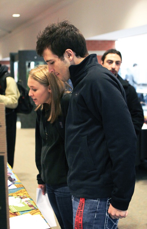 GVL / Robert Mathews 
Students visiting booths for the Non-Profit Volunteer and Internship Fair that took place in Henry Hall.