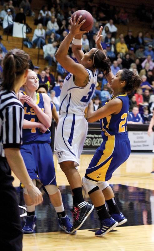 GVL/Amalia Heichelbech
Junior Guard Briauna Taylor (31) shooting a jump shot during the Lakers previous match against LSSU. 