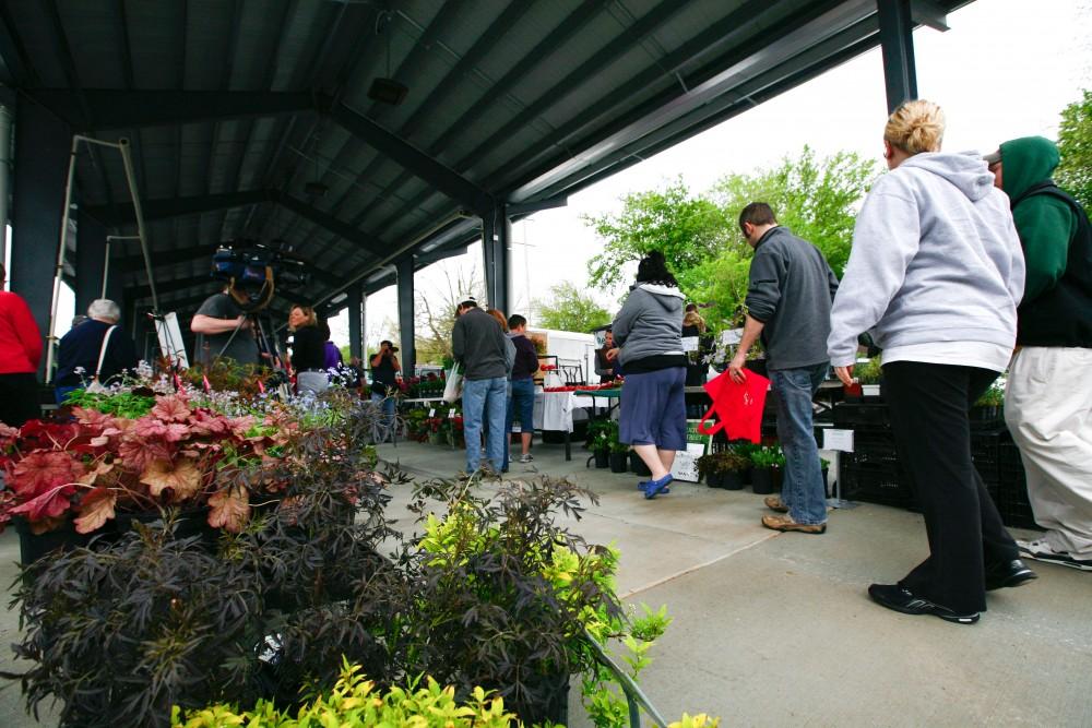 GVL / Eric Coulter
Opening day at the Fulton Street Farmers Market