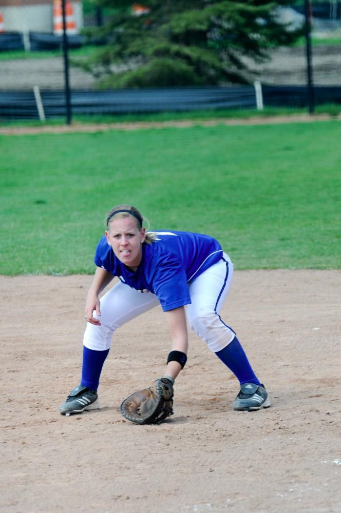 GVL / Brady Fredericksen
Tonya Calkins gets ready at first base