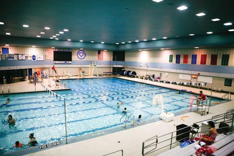 GVL / Robert Mathews
Open swim inside the GVSU fieldhouse pool.