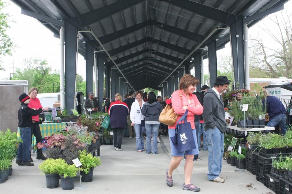 GVL / Eric Coulter
Opening day of the Fulton Street Farmers Market