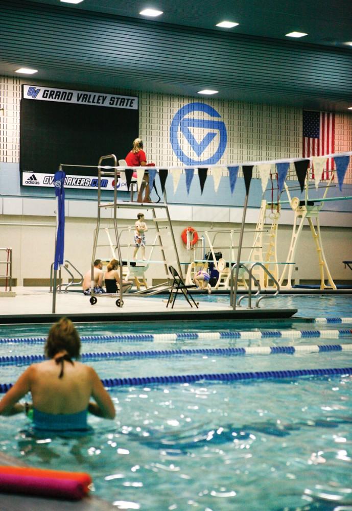 GVL / Robert Mathews
Open swim inside the GVSU fieldhouse pool.