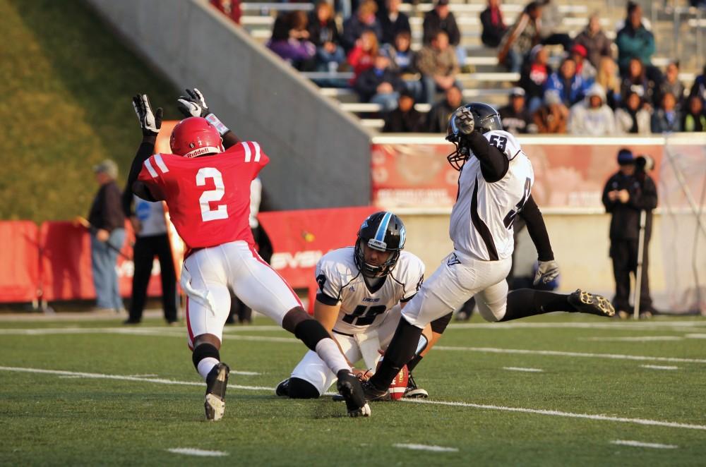 GVL / Robert Mathews
Sophomore Marco Iaderosa (53)