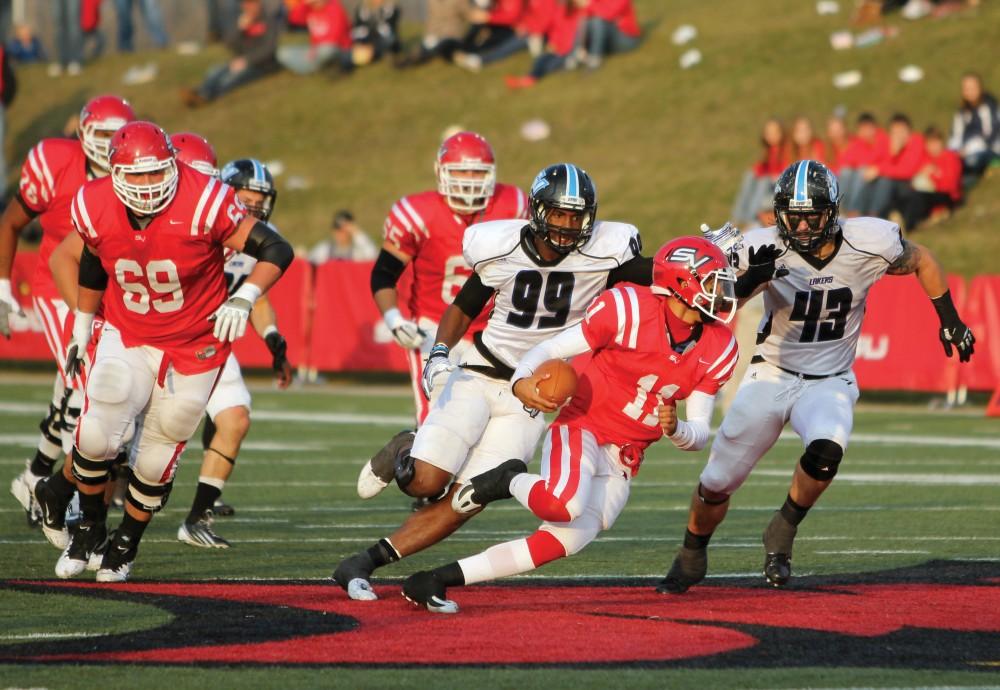 GVL / Robert Mathews
Sophomores Matt Judon (99) and Hunter Charneski (43)