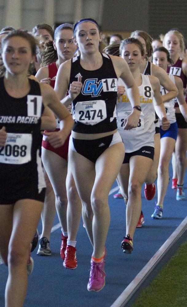 Megan Sinderson/ GVL
Kelsey Young, Junior, during the 5000 meter run at the GVSU Big Meet on Friday.