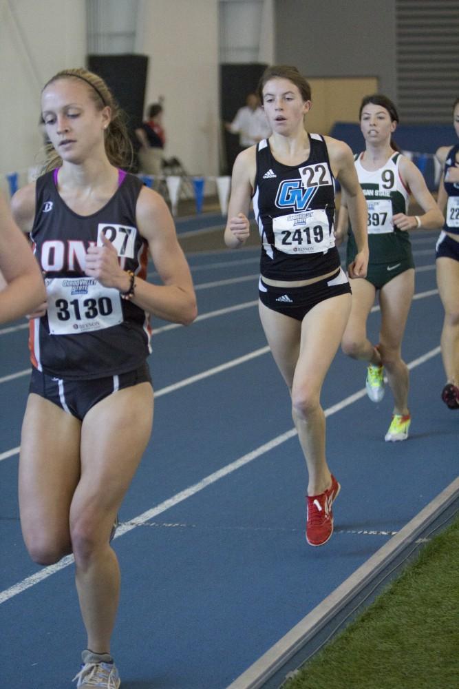 Megan Sinderson/ GVL
Courtney Brewis, Junior, during the 5000 meter run at the GVSU Big Meet on Friday.