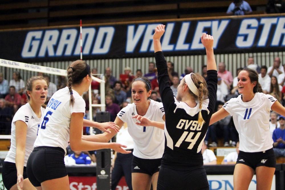GVL / Emily FryeGVSU Volleyball Squad