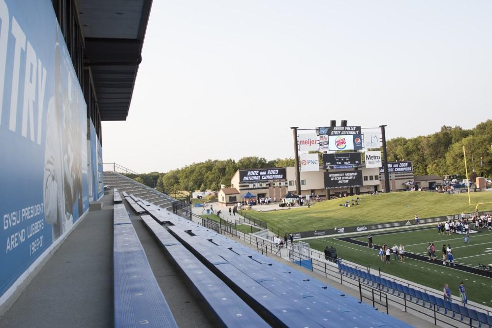 GVL / Kevin Sielaff
The Grand Valley State University athletics department hosts its annual Fan Fest at Lubbers Stadium Thursday, August 28th, 2015. Incoming freshman and athletes alike swarm the football field for games and activities in a "meet and greet" setting. 