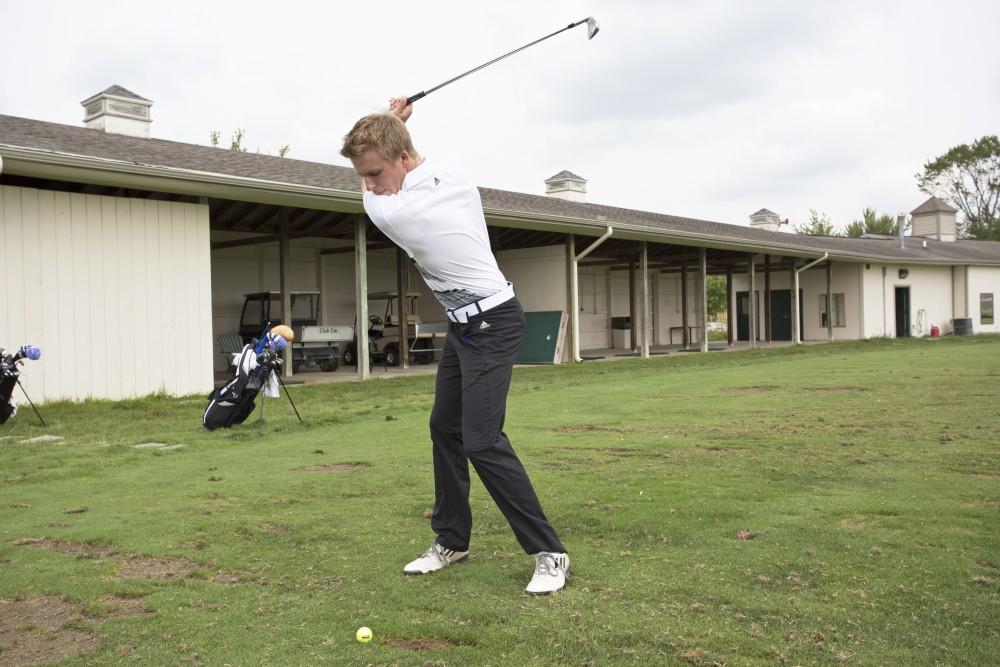 GVL / Kevin Sielaff
Freshman Alex Scott takes a swing at the ball Friday, August 28th, 2015.