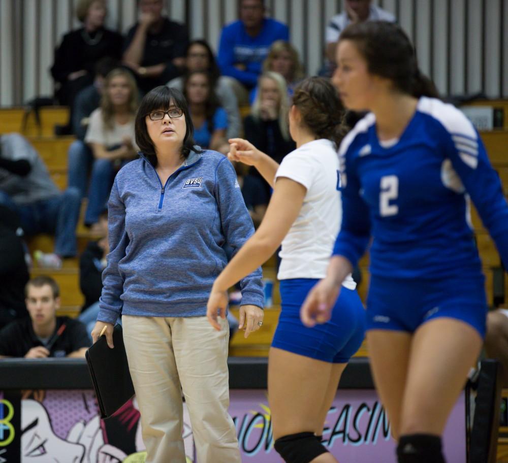 GVL / Kevin Sielaff     Head coach Deanne Scanlon speaks to her team. The Laker Vollyeball team squares off against SVSU Sept. 19 inside the Fieldhouse Arena in Allendale. The Lakers defeated SVSU by a margin of 3-1.