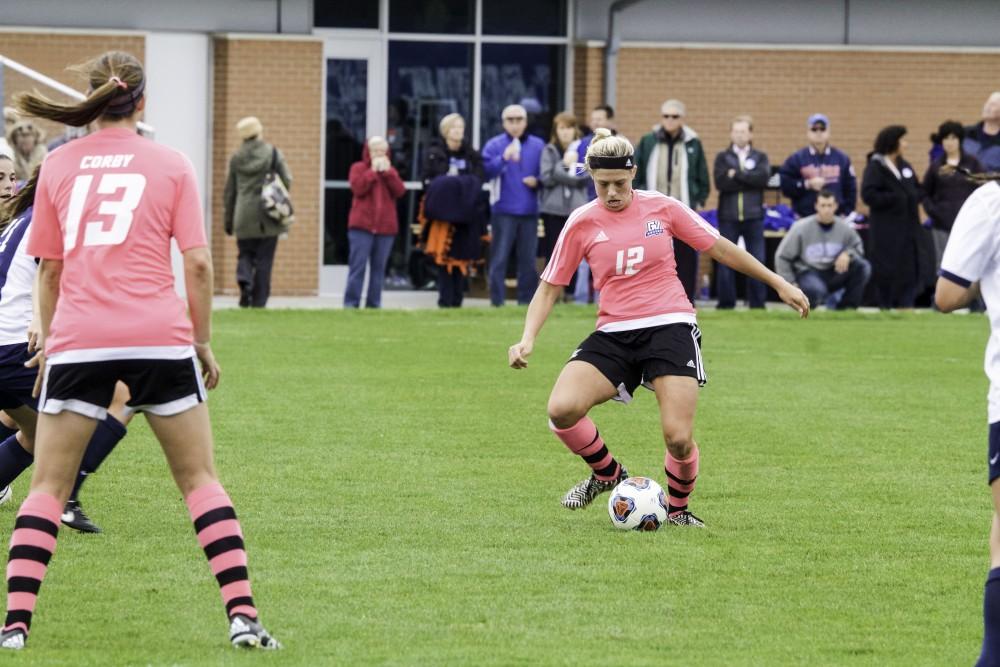 GVL / Sara Carte
Grand Valley’s Women’s Soccer player, Jayma Martin, runs the ball down the field against Northwood on Oct. 4.