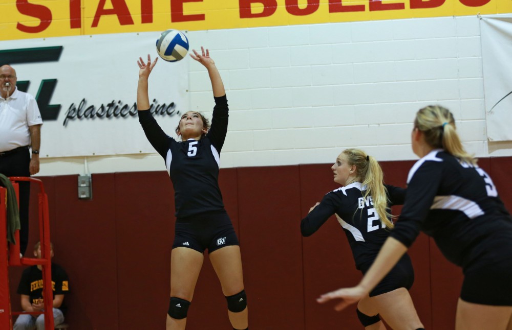 GVL / Kevin Sielaff
Taylor Stewart (5) sets the ball. The Lakers fall to the Bulldogs at Ferris State University Sept. 29 by a margin of 3-1.