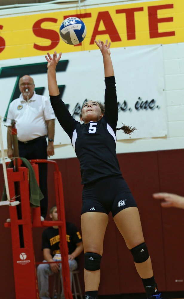 GVL / Kevin Sielaff
Taylor Stewart (5) sets the ball. The Lakers fall to the Bulldogs at Ferris State University Sept. 29 by a margin of 3-1. 