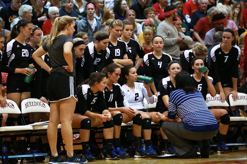 GVL / Kevin Sielaff
Head coach Deanne Scanon speaks to the team in between sets. The Lakers fall to the Bulldogs at Ferris State University Sept. 29 by a margin of 3-1.