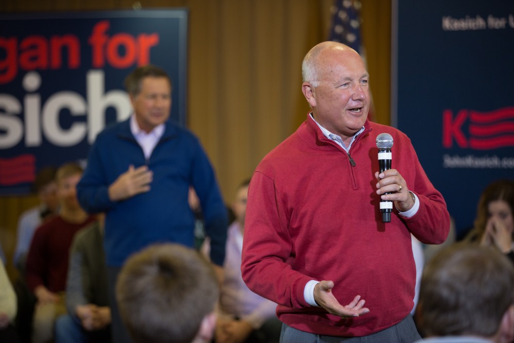 GVL / Kevin Sielaff - Former member of the United States House of Representatives Pete Hoekstra introduces John Kasich. Governor of Ohio and Republican presidential hopeful John Kasich speaks inside the Grand River Room in Kirkhof Monday, Feb. 15, 2016.