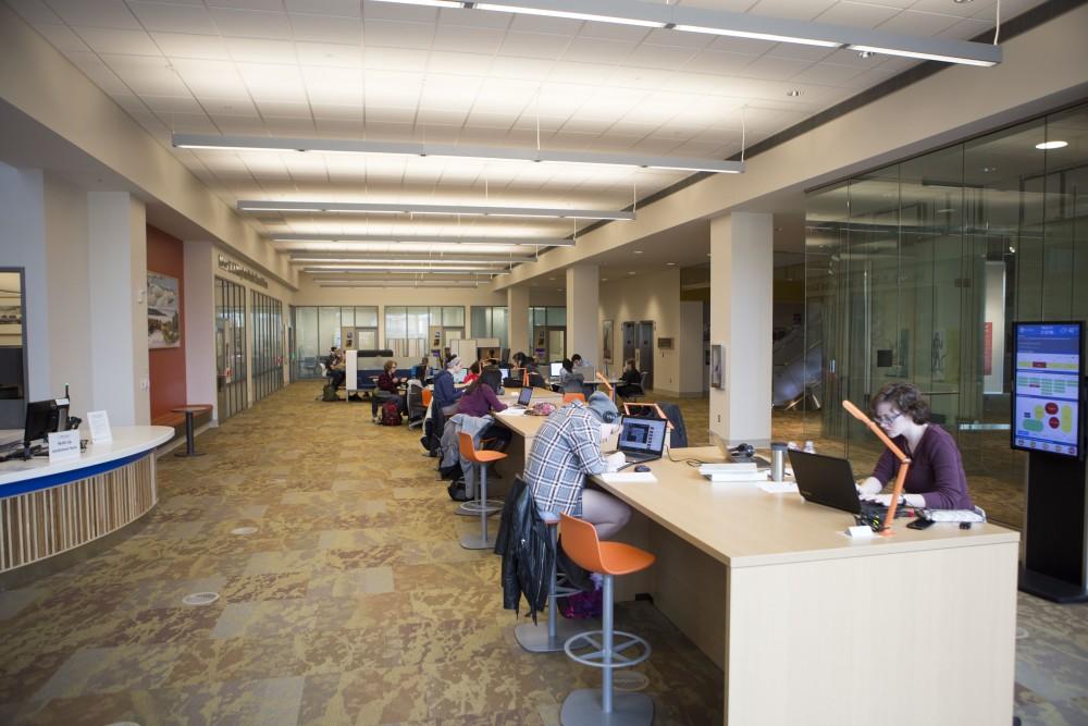 GVL / Sara Carte - Students work in the Mary Idema Pew Library on Allendale’s campus on Monday, Mar. 14, 2016.