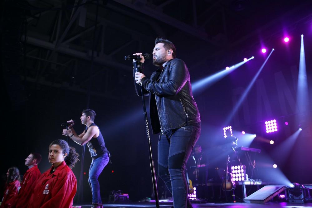 GVL / Emily Frye 
Award winning country music duo Dan & Shay hit the stage at Grand Valley State University on Thursday April 7, 2016. 