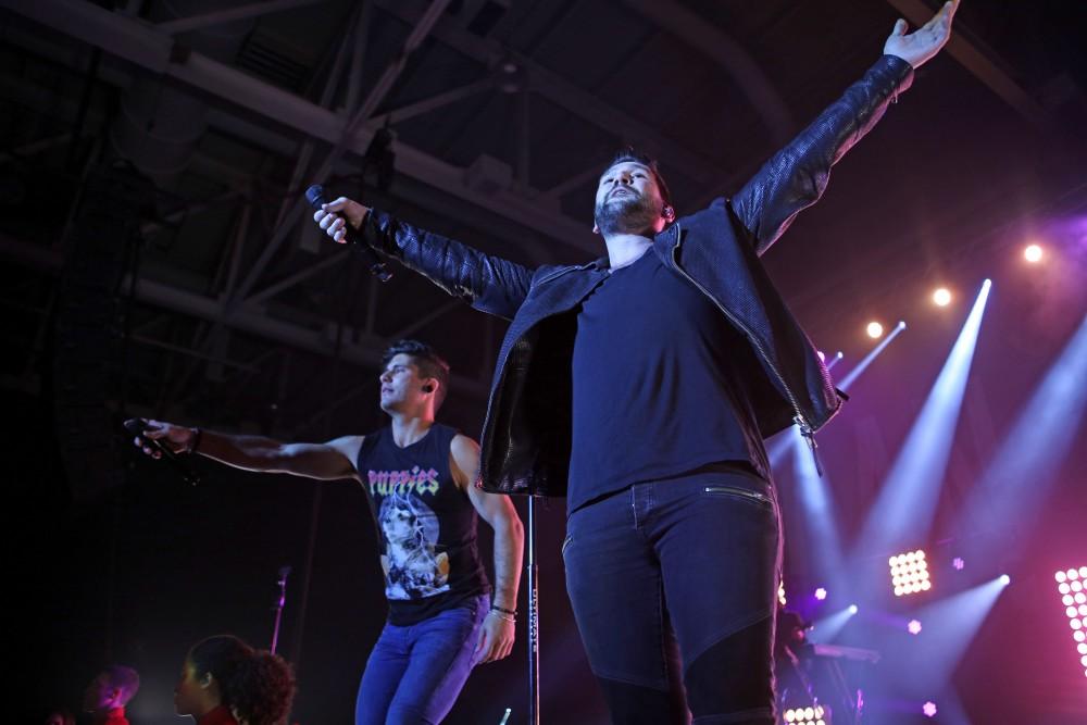 GVL / Emily Frye 
Award winning country music duo Dan & Shay hit the stage at Grand Valley State University on Thursday April 7, 2016. 