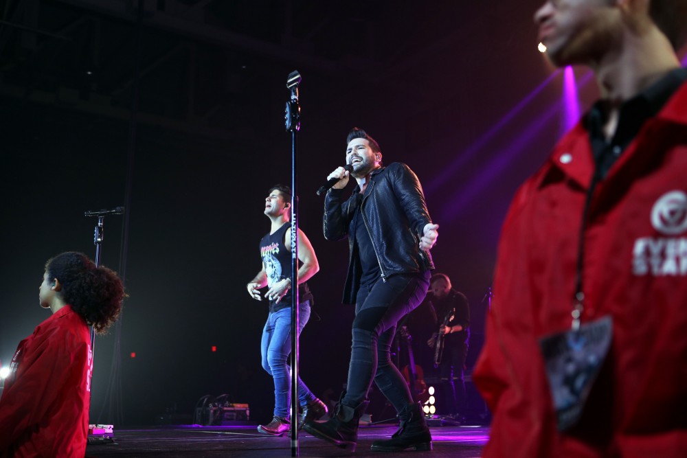 GVL / Emily Frye 
Award winning country music duo Dan & Shay hit the stage at Grand Valley State University on Thursday April 7, 2016. 