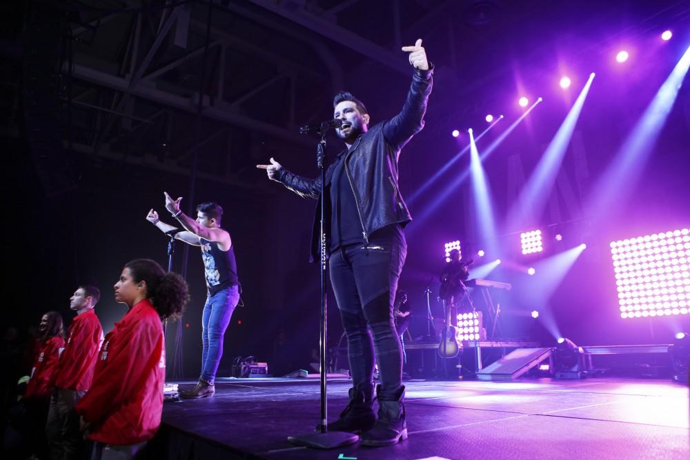 GVL / Emily Frye 
Award winning country music duo Dan & Shay hit the stage at Grand Valley State University on Thursday April 7, 2016. 