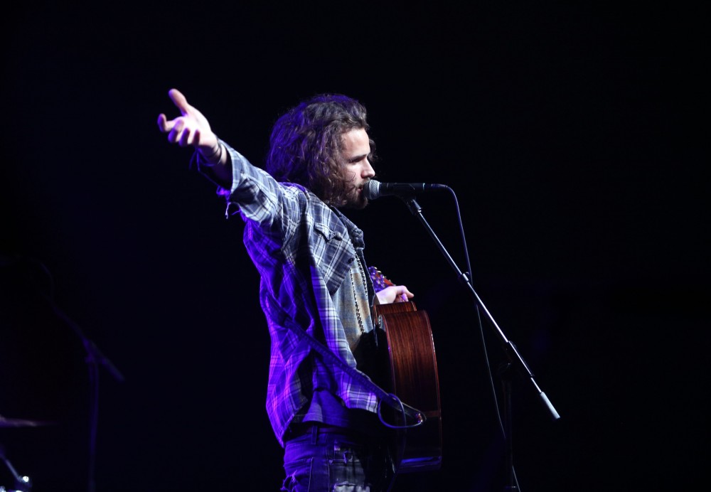 GVL / Emily Frye 
American Country Music singer Joel Crouse hits the stage at Grand Valley State University on Thursday April 7, 2016. 