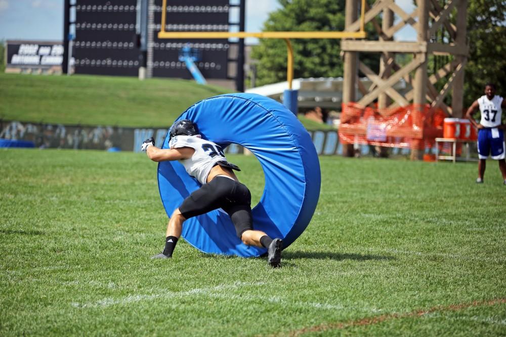 GVL / Emily Frye  
Grand Valley State Laker Football on Wednesday Aug. 17, 2016.