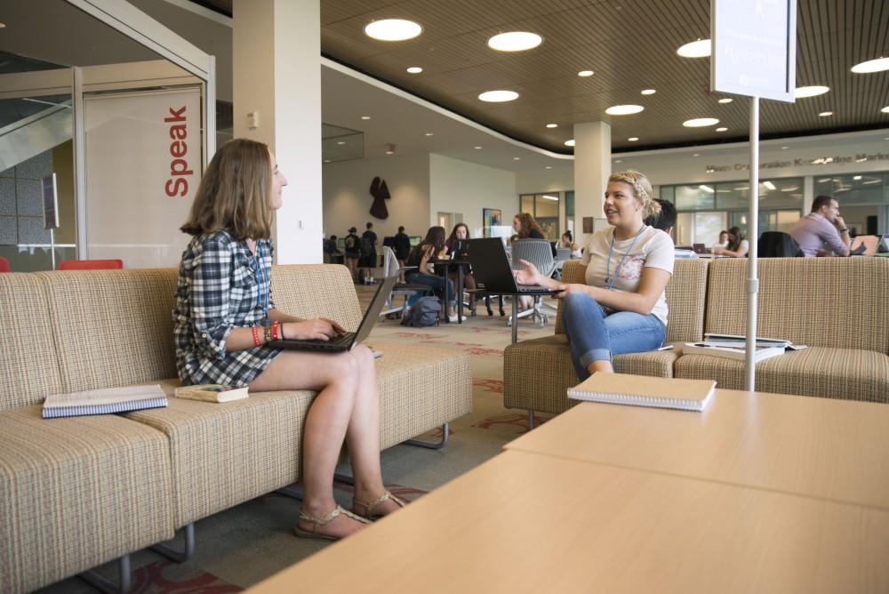 GVL / Luke Holmes - Students get tutored in the Knowledge Market in the Mary Idema Pew Library.