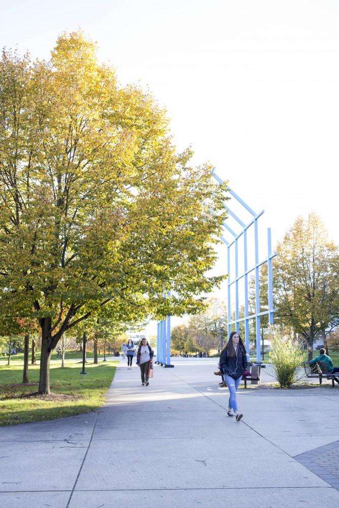 GVL / Sara Carte
Grand Valley students walk across campus on Tuesday, Oct. 18, 2016.