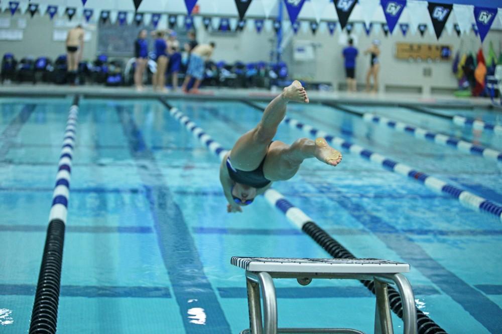 GVL / Emily Frye    
Hannah Richard during the Black and Blue Meet on Saturday Oct. 6, 2016.