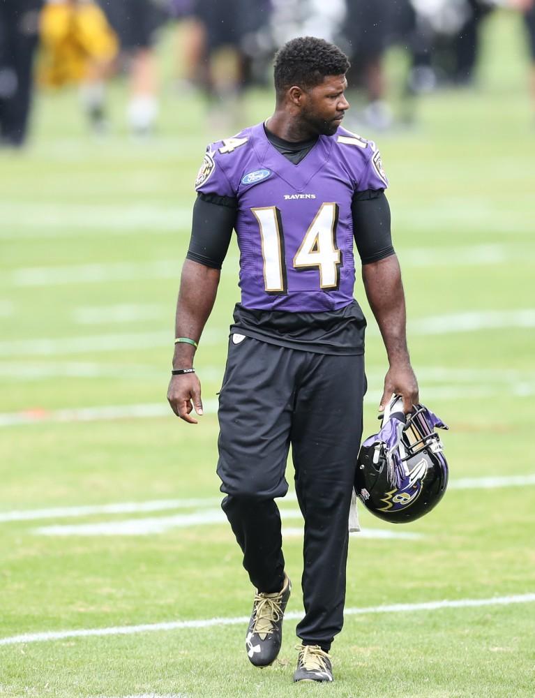 GVL/Kevin Sielaff - Devin Hester Sr. (14) returns to the training facility after a Baltimore Ravens practice on Thursday, Nov. 3, 2016 in Baltimore, Maryland. 