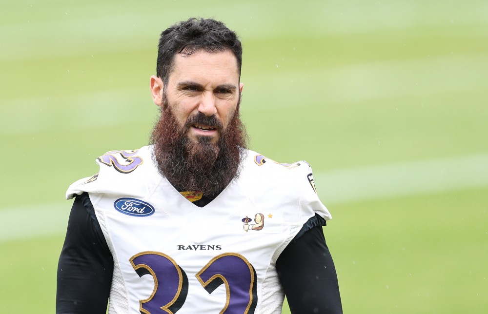 GVL/Kevin Sielaff - Eric Weddle (32) and company return to the training facility after a Baltimore Ravens practice on Thursday, Nov. 3, 2016 in Baltimore, Maryland. 