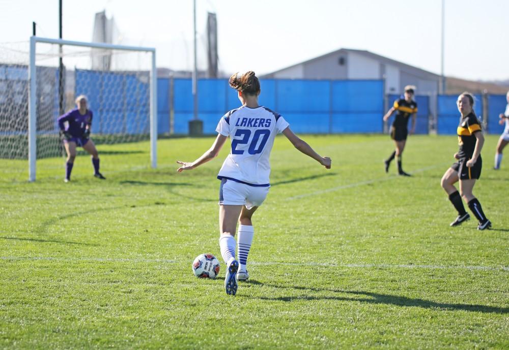 GVL / Emily Frye 
Gabrielle Mencotti during the GLIAC Conference Championship against the Michigan Tech Huskies on Sunday Nov. 6, 2016.