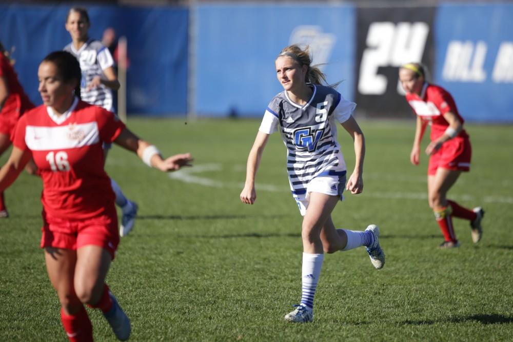 GVL / Luke Holmes - Kendra Stauffer (5) runs down the field. GVSU Women's Soccer won 2-0 against Missouri St. Louis on Sunday, Nov. 13, 2016.