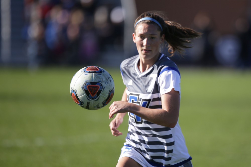 GVL / Luke Holmes - Clare Carlson (7) gets control of the ball. GVSU Women's Soccer won 2-0 against Missouri St. Louis on Sunday, Nov. 13, 2016.