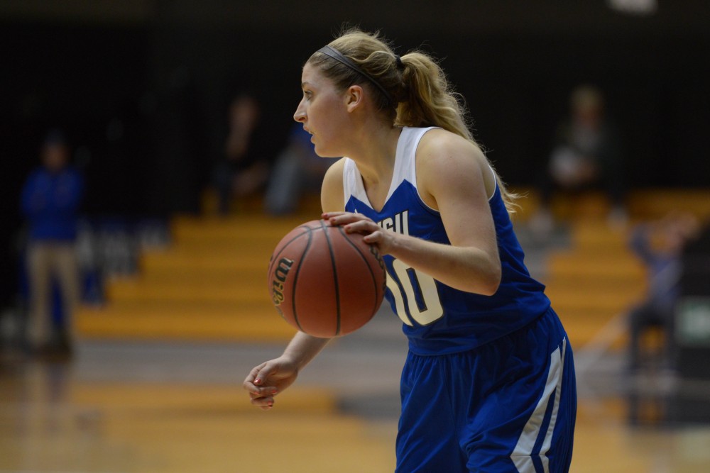 GVL / Luke Holmes - Taylor Lutz (10) gets ready to make the play. GVSU Women's Basketball lost to Truman State 69-74 on Sunday, Nov. 13, 2016.