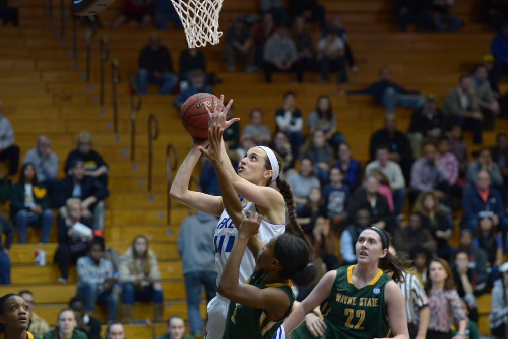 GVL / Luke Holmes - Korynn Hincka (44) goes up for the basket. GVSU Women’s Basketball defeated Wayne State University on Thursday, Jan.19, 2017.