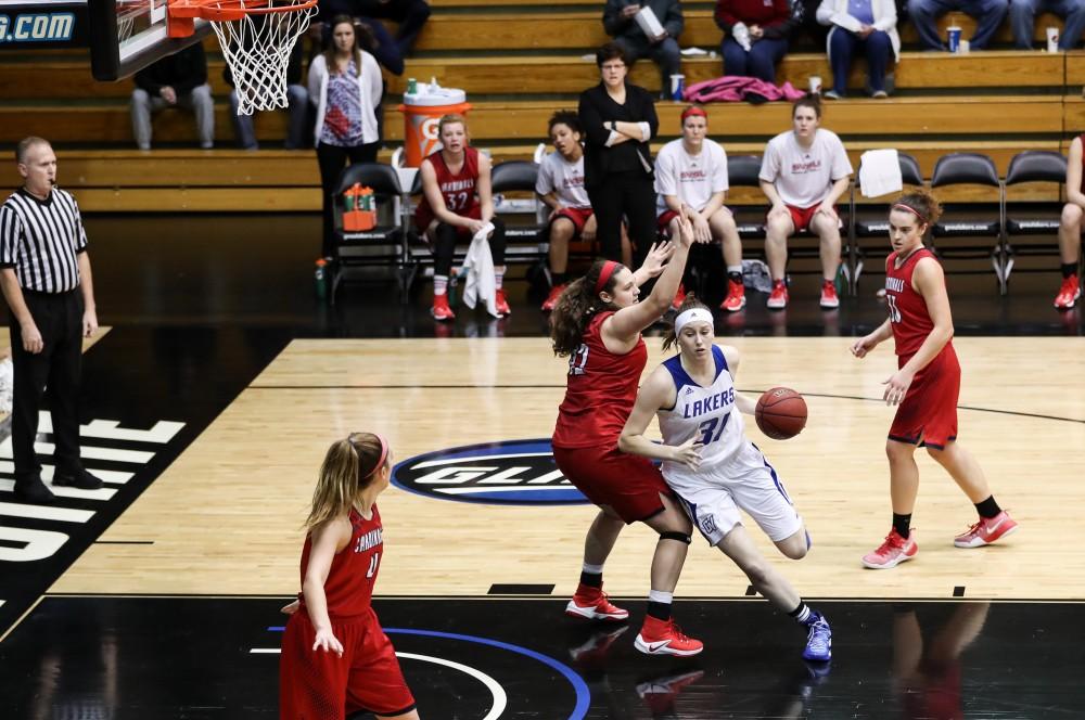 GVL/Kevin Sielaff - Cassidy Boensch (31) drives the ball into the paint during the game inside the Fieldhouse Arena as Grand Valley squares off against SVSU on Saturday, Jan. 21, 2017. The Lakers took the victory with a final score of 63-57.