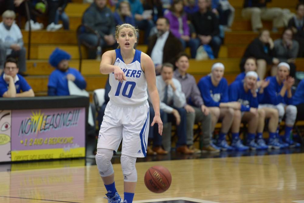 GVL / Luke Holmes - Taylor Lutz (10) calls a play. GVSU Women’s Basketball defeated Northwood in the Fieldhouse Arena on Tuesday, Feb. 28, 2016.