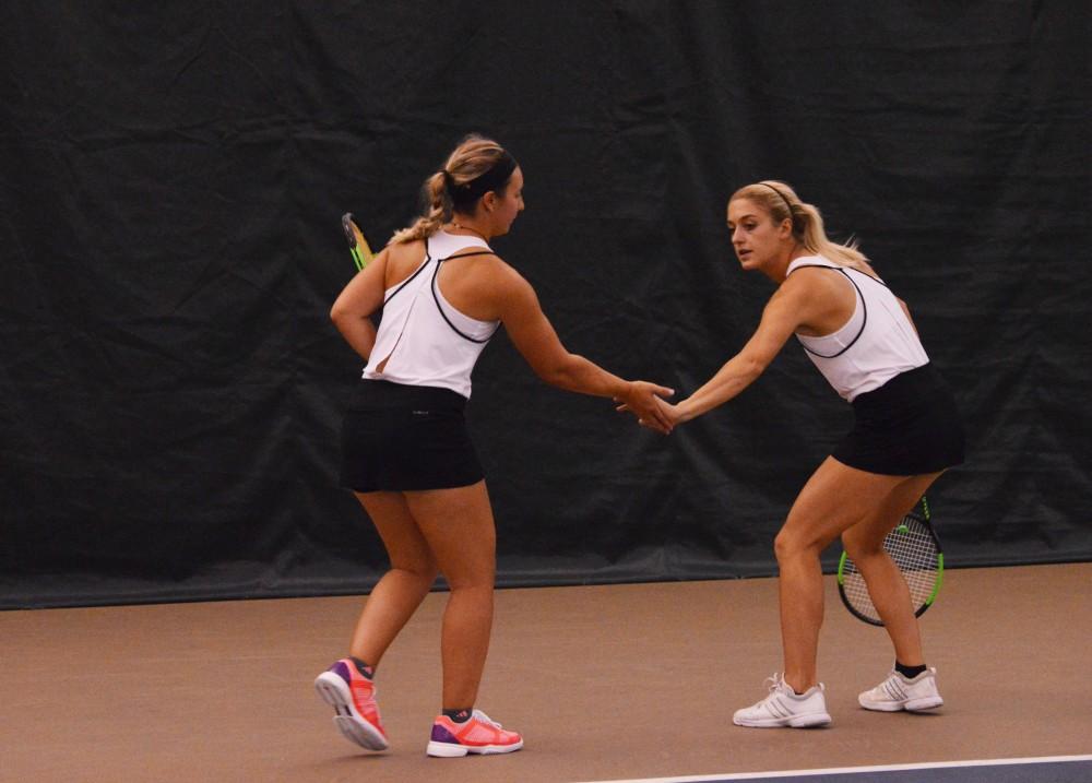 GVL/Hannah Zajac-- Abby Perkins and Livia Christman play their last year together as a doubles team on 7 Oct 2017. 