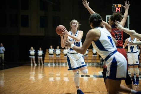 Late surge leads GV Women’s Basketball to win